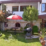 Guest House Villa Katty Maison d'hôtes 2*