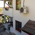 Πανσιόν Стаи За Гости 